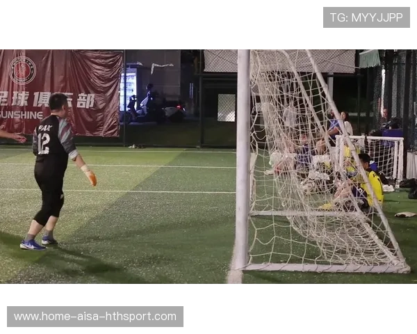 足球远射爆炸威力,门将连反应都来不及——终极射门的瞬间震撼